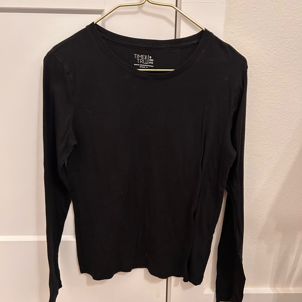 Plain black long sleeve tee
